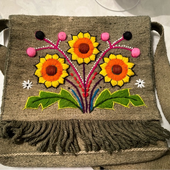 Hippie boho wool flower bag - Picture 1 of 12